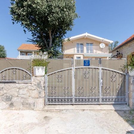Dalmatian Village Charm - Spacious Villa With Pool Near Trogir Primorski Dolac Exterior photo