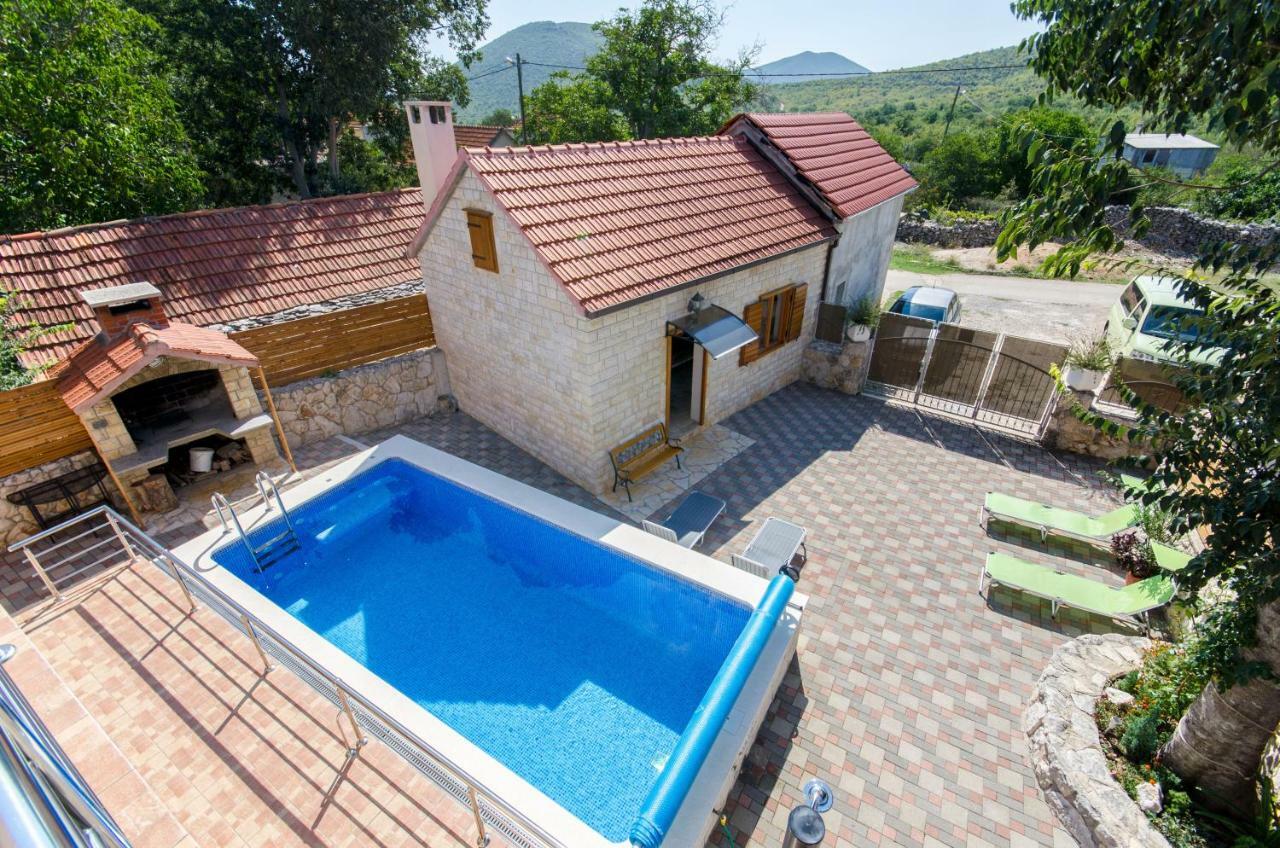 Dalmatian Village Charm - Spacious Villa With Pool Near Trogir Primorski Dolac Exterior photo